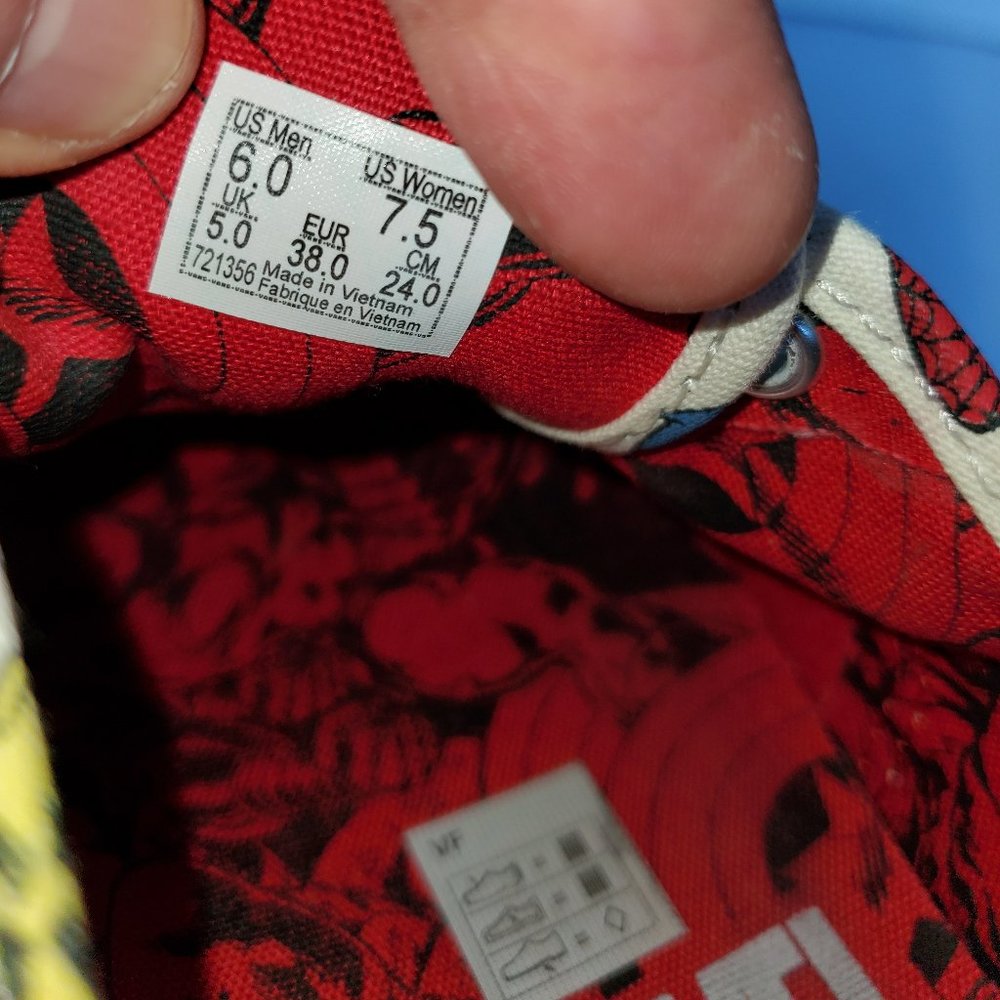Vans Marvel Womans 7 - Mens 6 - Picture 4 of 14